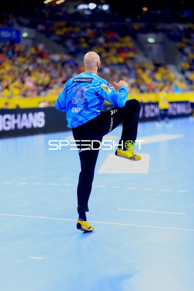 Mike Jensen (#20; Rhein Neckar Löwen) beim Aufwärmen vor dem Spiel