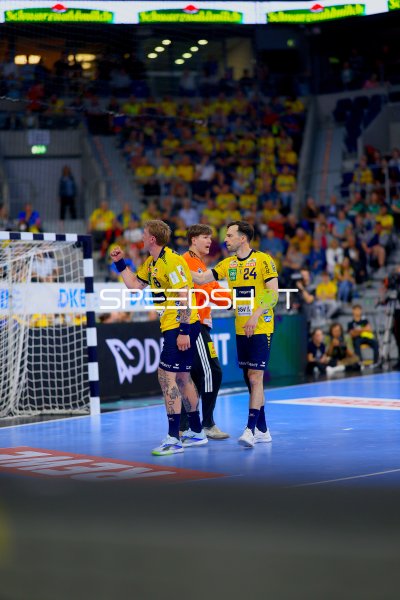 Patrick Groetzki (#24; Rhein Neckar Löwen) jubelt nach Torerfolg
