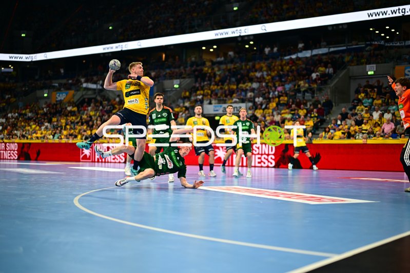 Haukur Thrastarson (#25; Rhein Neckar Löwen) beim Sprungwurf gegen TSV Hannover Burgdorf