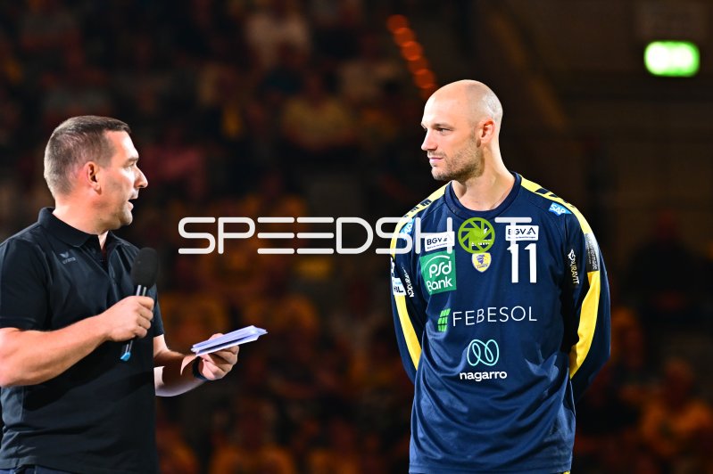 Lukas Sandell (#11; Rhein Neckar Löwen) im Interview mit Moderator