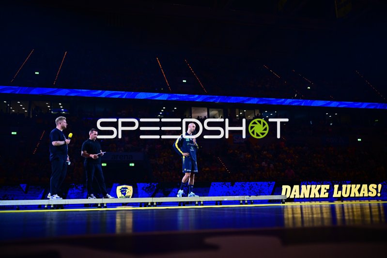 Kevin Gerwin moderiert Abschiedszeremonie für Lukas Sandell bei Rhein Neckar Löwen