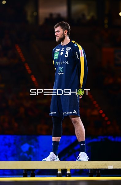 Steven Plucnar Jacobsen (#9; Rhein Neckar Löwen) bei der Spielervorstellung