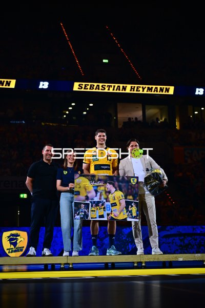 Verabschiedung von Sebastian Heymann (#13; Rhein Neckar Löwen) mit Holger Bachert und Andre Bechtold