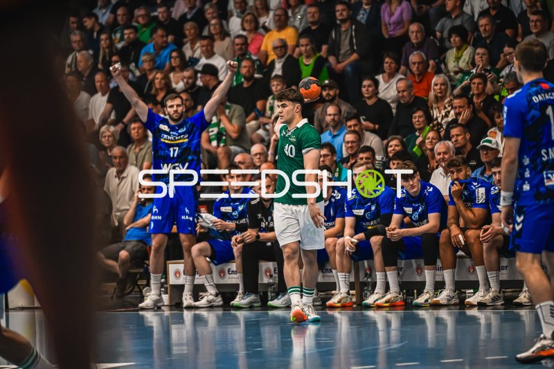 Spieler (#40; Frisch Auf! Göppingen) beim Einwurf gegen TVB Stuttgart