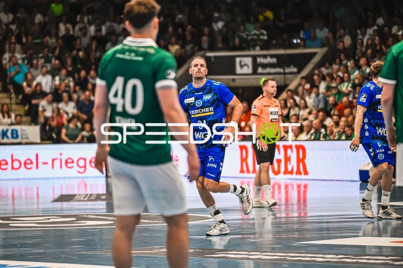 Kai Häfner (#34; TVB Stuttgart) im Spielgeschehen gegen Frisch Auf! Göppingen