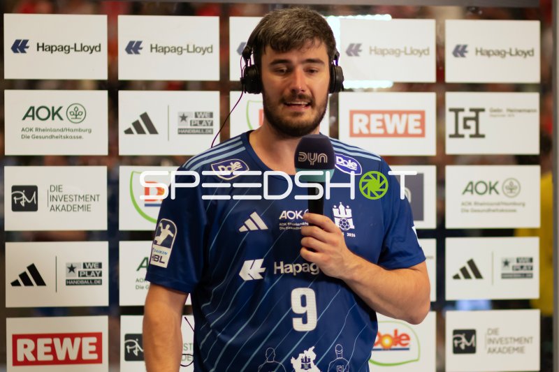 Jacob Lassen (#9; HSV Hamburg) im Interview mit Kopfhörern
