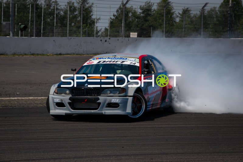 BMW E46 #74 von Weber Werke beim Drift am Nürburgring