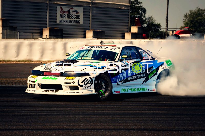Nissan Skyline R33 #21 von Franz Kuncic (Greendoorgarage) driftet am Nürburgring