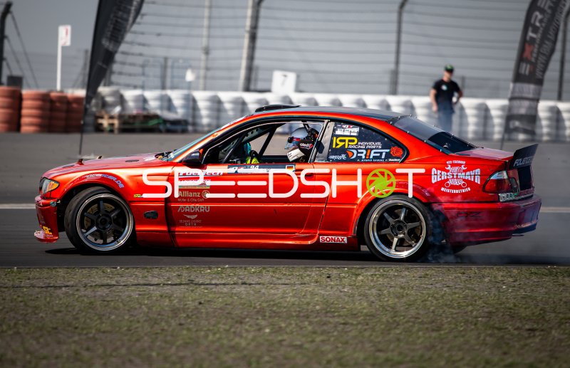 BMW E36 #94 in Drift-Action auf dem Nürburgring