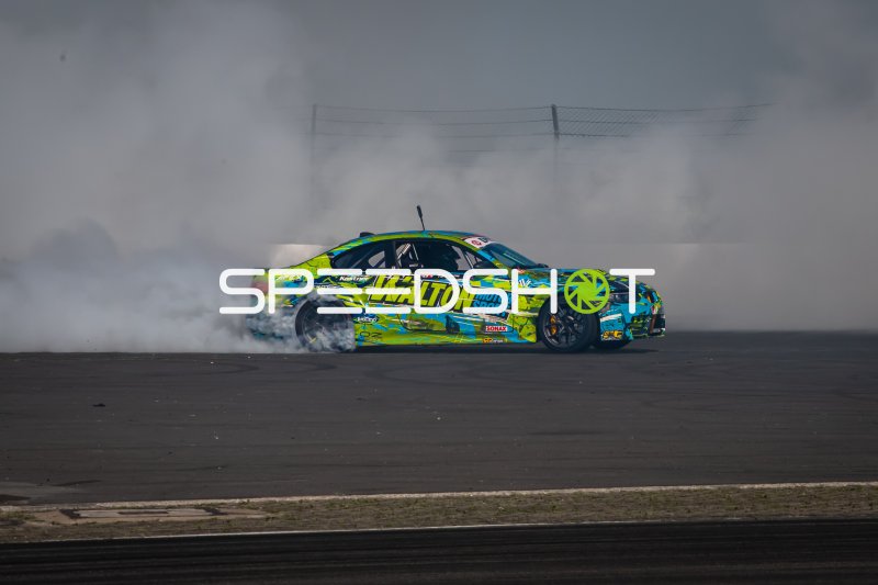 BMW E92 #13 von Oliver Walton beim Drift am Nürburgring