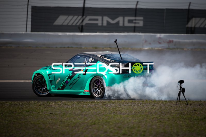 Nissan 370Z von Rene Klein in vollem Drift am Nürburgring