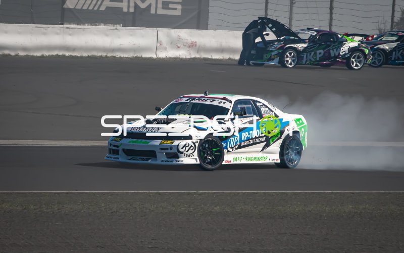 Nissan Skyline R33 #21 von Franz Kuncic driftet am Nürburgring