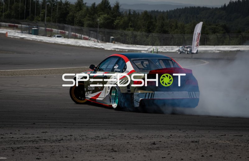 BMW E92 Drift mit Rauchentwicklung am Nürburgring