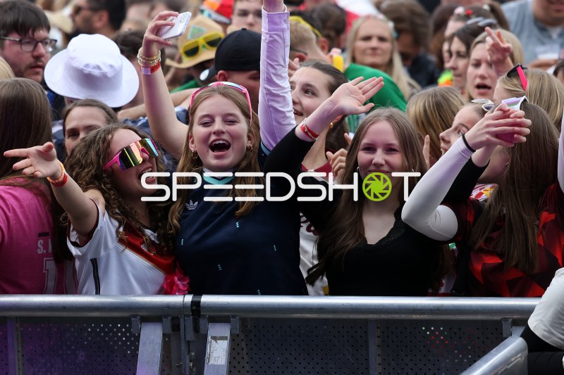 Begeisterte Fans beim Malle-Festival im Gartenschaupark Rietberg