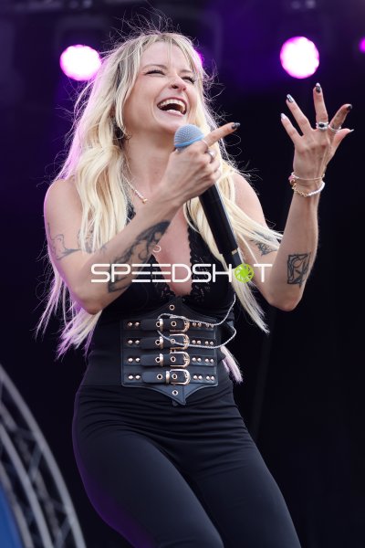 Mia Julia beim MALLE Festival Rietberg
