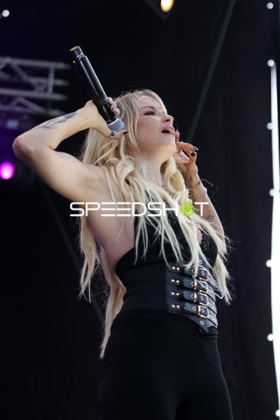 Mia Julia beim MALLE Festival Rietberg