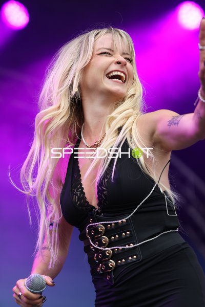 Mia Julia beim MALLE Festival Rietberg
