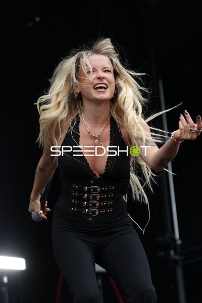 Mia Julia beim MALLE Festival Rietberg