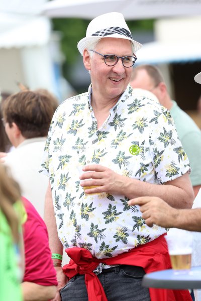 Besucher beim Malle-Festival im Gartenschaupark Rietberg