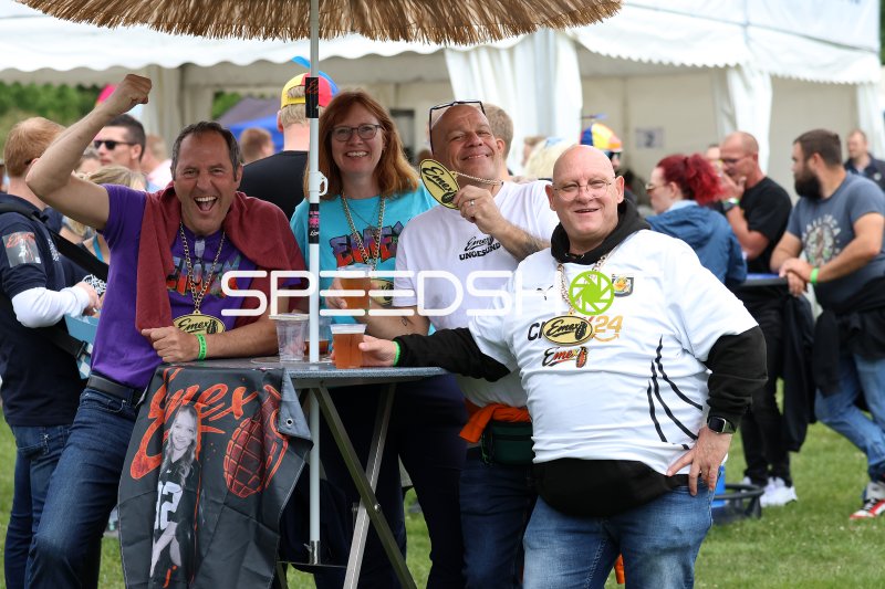 Emex-Fans feiern beim Malle-Festival im Gartenschaupark Rietberg