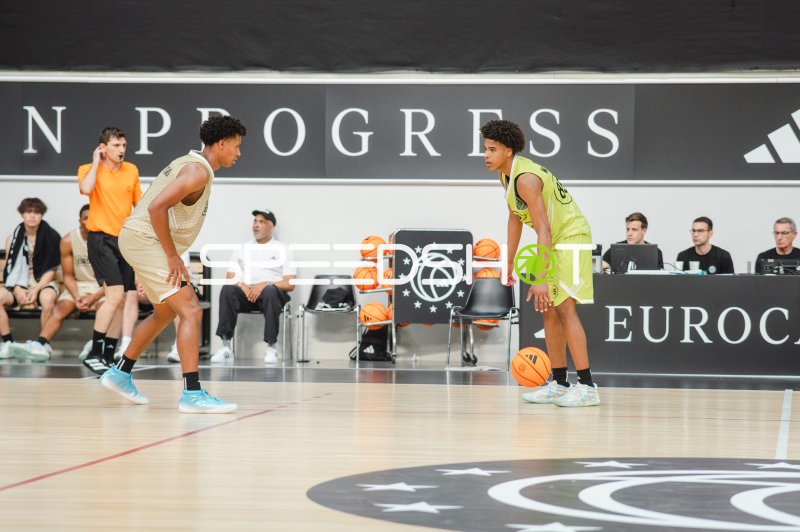 Zweikampf zwischen Team NBL Next Stars und Team World beim Eurocamp
