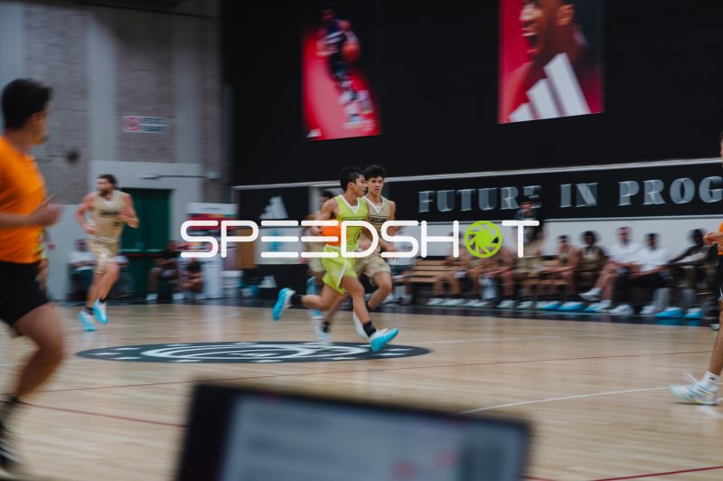Team 3SSB Select Spieler dribbelt gegen Team NBL Next Stars