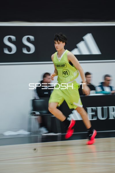 Spieler #91 beim NBA Eurocamp in Aktion