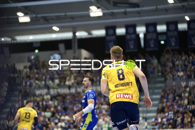 Tim Nothdurft (#8; Rhein Neckar Löwen) im Spielgeschehen in Gummersbach