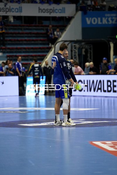 Patrick Groetzki (#24; Rhein Neckar Löwen) mit Ball in der SCHWALBE arena