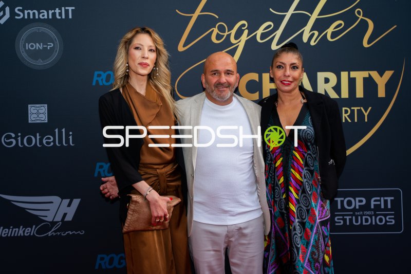 Arzu Celik und Serdar Topcu beim All-Together
