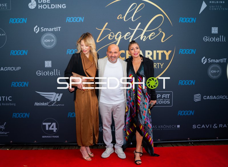 Arzu Celik und Serdar Topcu beim All-Together