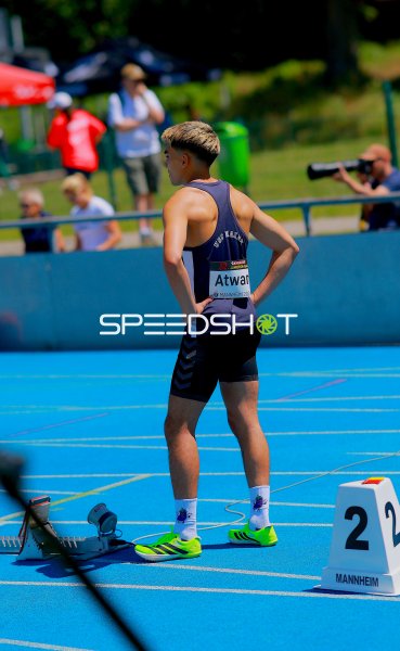 Liam Atwani (#411) vor dem Start am Michael-Hoffmann-Stadion Mannheim