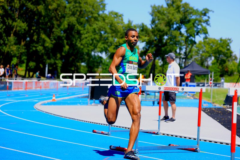 Wilton Dos Santos (#143) bei den 400m Hürden in Mannheim