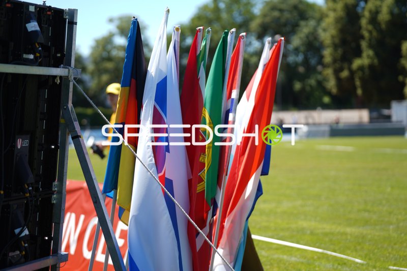 Länderflaggen beim internationalen Leichtathletik-Meeting im Michael-Hoffmann-Stadion Mannheim