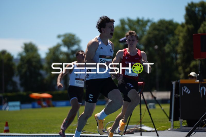 Lennox Schmidt (#26) und Magnus Kyster Gøhring (#146) im Sprintfinish