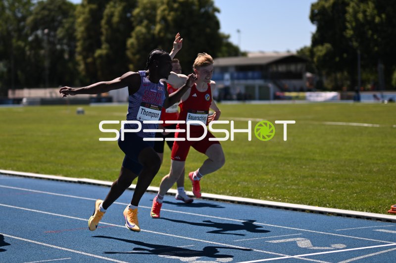 Tyler Thompson (Great Britain) und Bauerschlag im Sprint-Finish in Mannheim