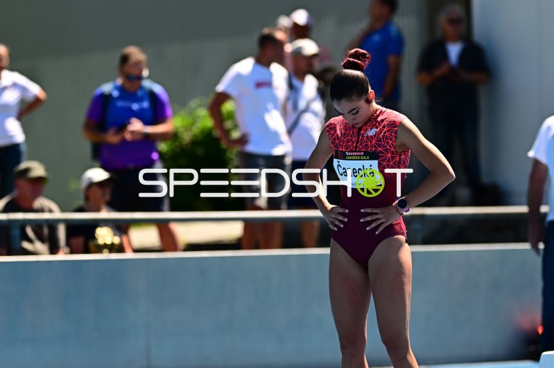 Nina Čanecká (#339) bei der 400m-Hürden in Mannheim