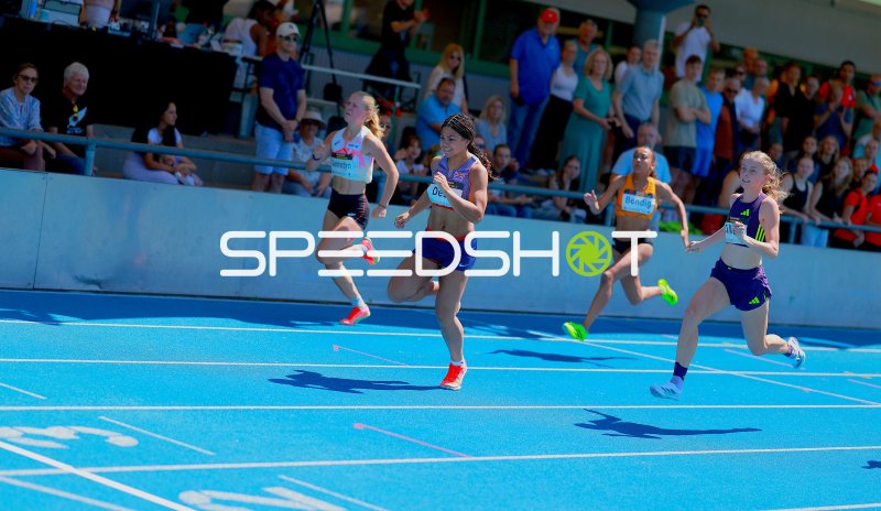 Sprintduell der Frauen auf der blauen Tartanbahn in Mannheim