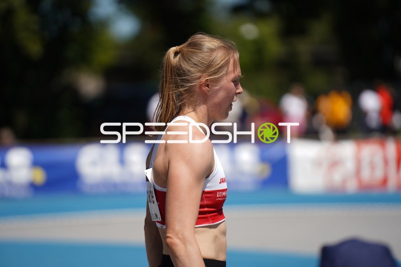 Athletin bei Leichtathletik-Wettkampf im Michael-Hoffmann-Stadion Mannheim