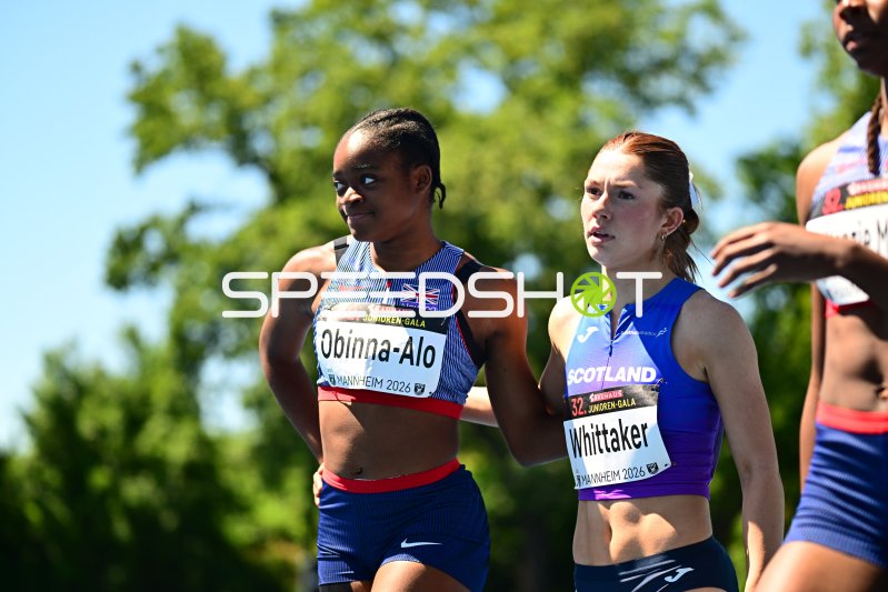 Celine Obinna-Alo und Holly Whittaker (#216) beim Sprint in Mannheim