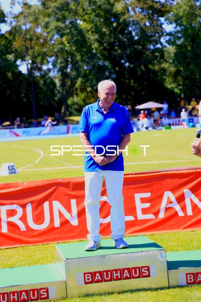 Siegerehrung im Michael-Hoffmann-Stadion Mannheim