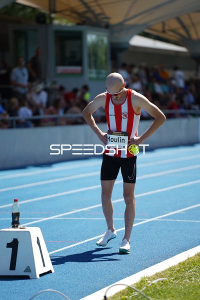 Noé Moulin (#323) vor dem Start beim 400m-Lauf in Mannheim