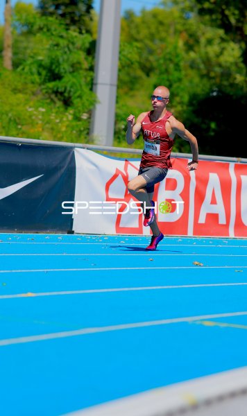 Emīls Lamba (#232) beim 400m-Sprint im Michael-Hoffmann-Stadion Mannheim