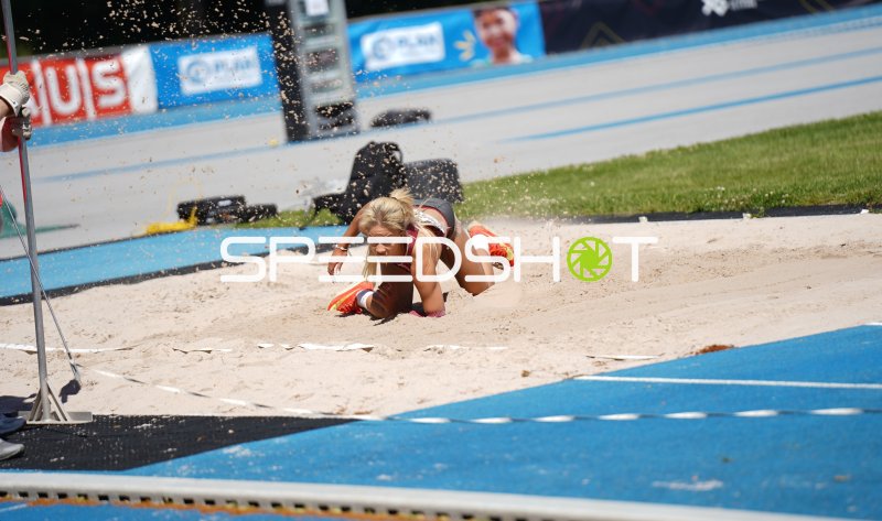 Weitsprung-Landung im Sand beim Leichtathletik-Meeting in Mannheim