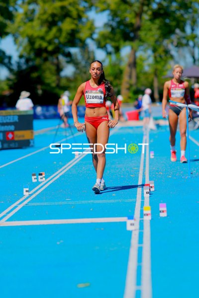 Emily Uzoma beim Dreisprung-Wettkampf im Michael-Hoffmann-Stadion Mannheim