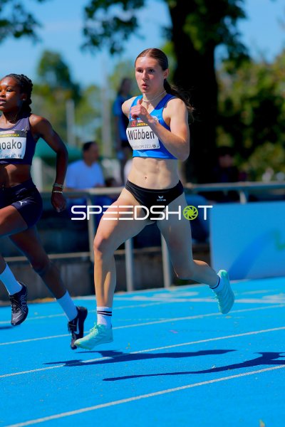 Mieke Wübben (#377) beim Sprint im Michael-Hoffmann-Stadion Mannheim