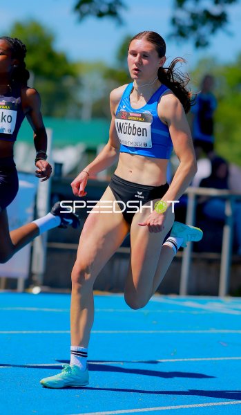 Mieke Wübben (#377) beim Sprint im Michael-Hoffmann-Stadion Mannheim