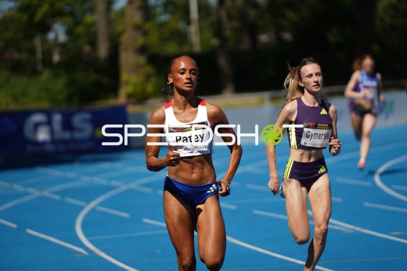 Lilje Lopes Patey (#275) und Lenka Gymerská (#344) beim 400m-Lauf in Mannheim