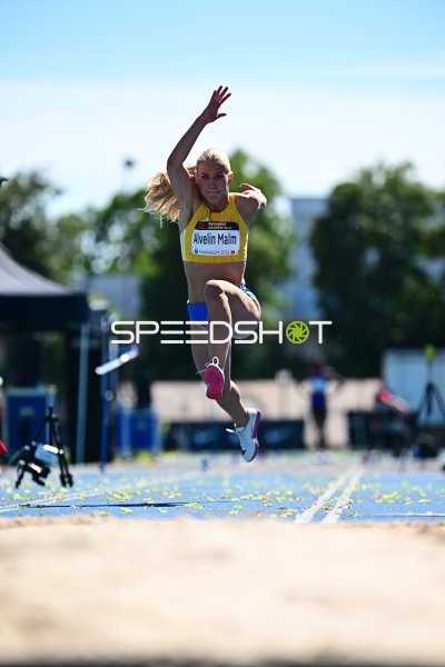 Ella Alvelin Malm (#293) beim Weitsprung in Mannheim