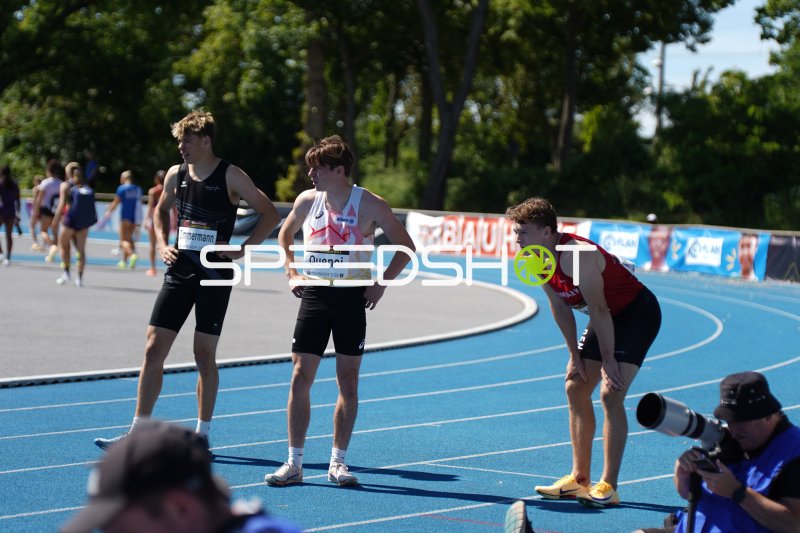 Alexander Chiriac (#729) und Robin Quenoi (#122) nach dem Lauf im Michael-Hoffmann-Stadion